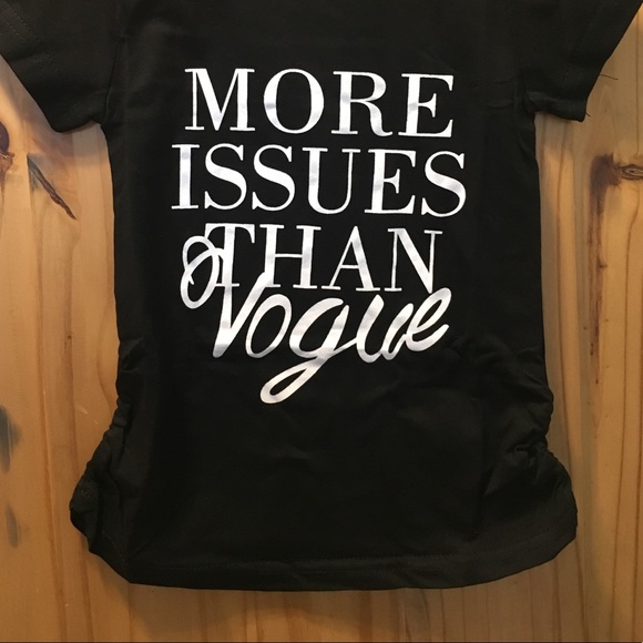 💋 More Issues Than Vogue 💋 - Picture 2 of 3